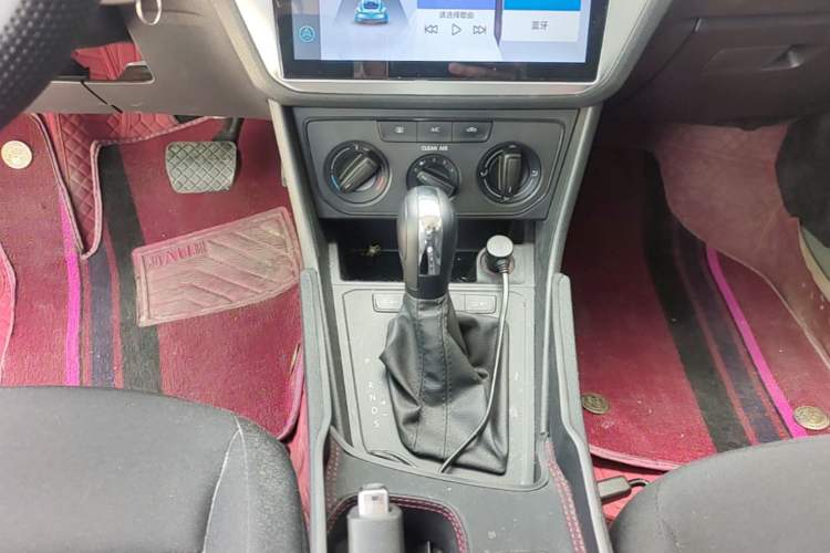 Used Volkswagen Lavida 2019 Lavida Start 1.5L Automatic Trendy Version China VI Standard Gear Lever
