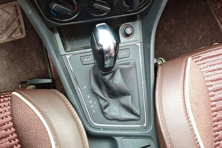 Used Volkswagen Lavida 2019 Lavida Start 1.5L Automatic Comfort Edition China VI Standard Gear Lever