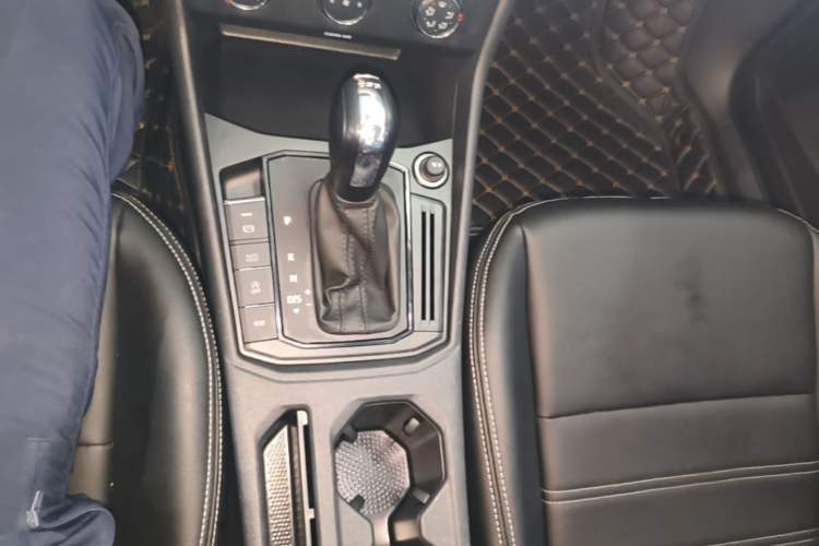 Used Volkswagen Lavida 2019 280TSI DSG Comfort Edition China VI standard Gear Lever