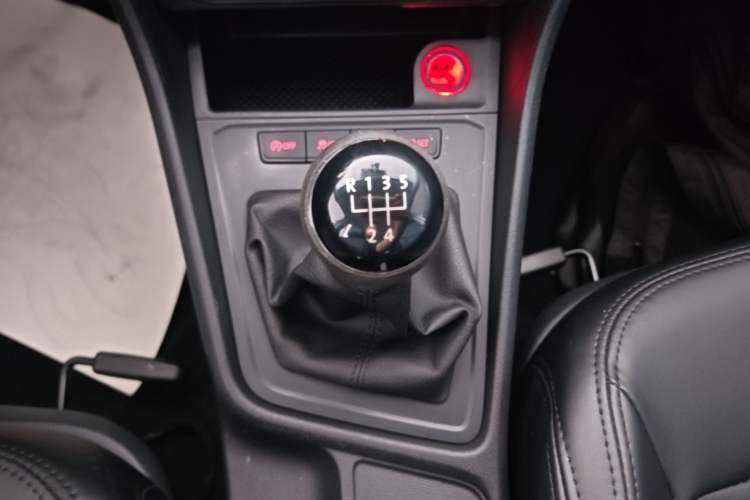Used Volkswagen Lavida 2019 Lavida Start 1.5L Manual Fashion Edition China VI Standard Gear Lever