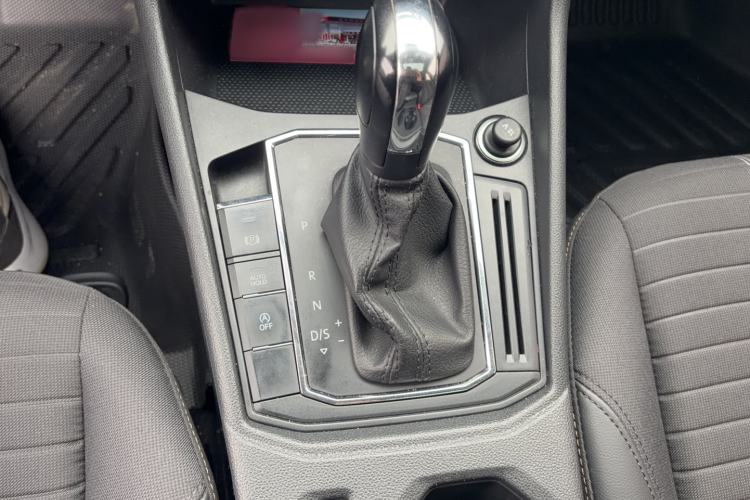 Used Volkswagen Lavida 2019 1.5L Automatic Vision Edition China VI Standard Gear Lever