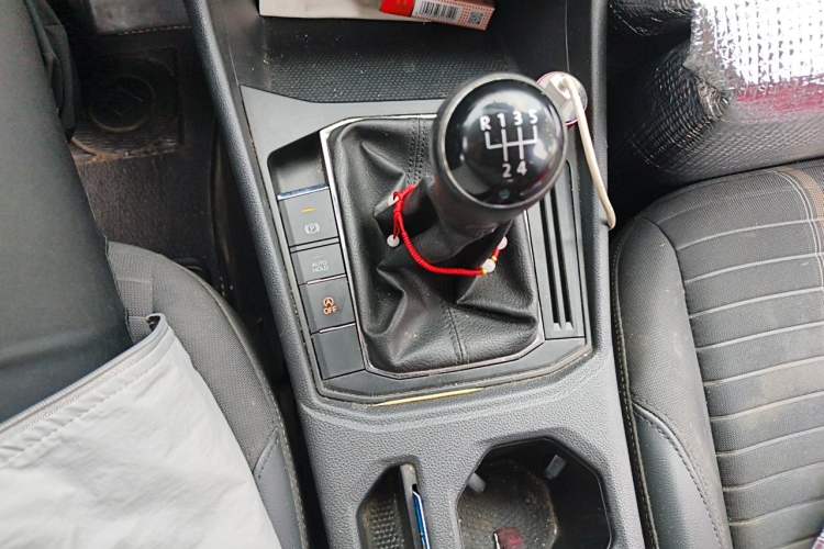 Used Volkswagen Lavida 2019 1.5L Manual Comfort Edition China VI Standard Gear Lever