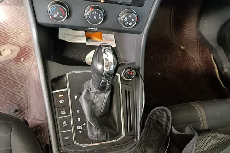 Used Volkswagen Lavida 2019 280TSI DSG Comfort Edition China VI standard Gear Lever