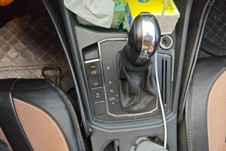 Used Volkswagen Lavida 2019 1.5L Automatic Comfort Edition China VI Standard Gear Lever