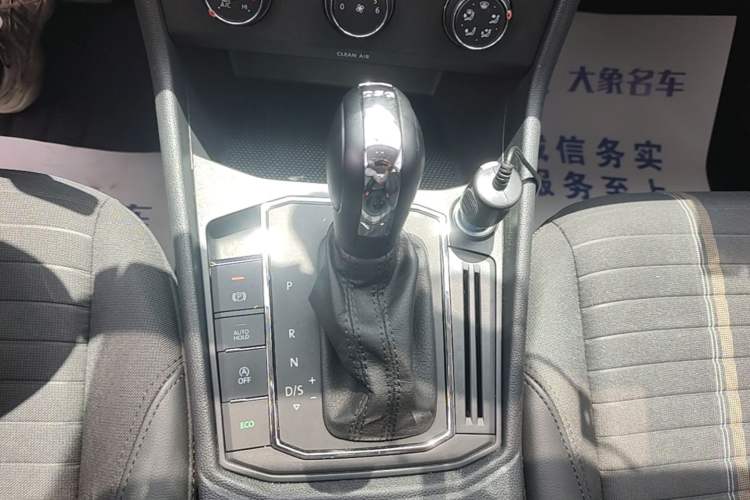 Used Volkswagen Lavida 2019 280TSI DSG Comfort Edition China VI standard Gear Lever