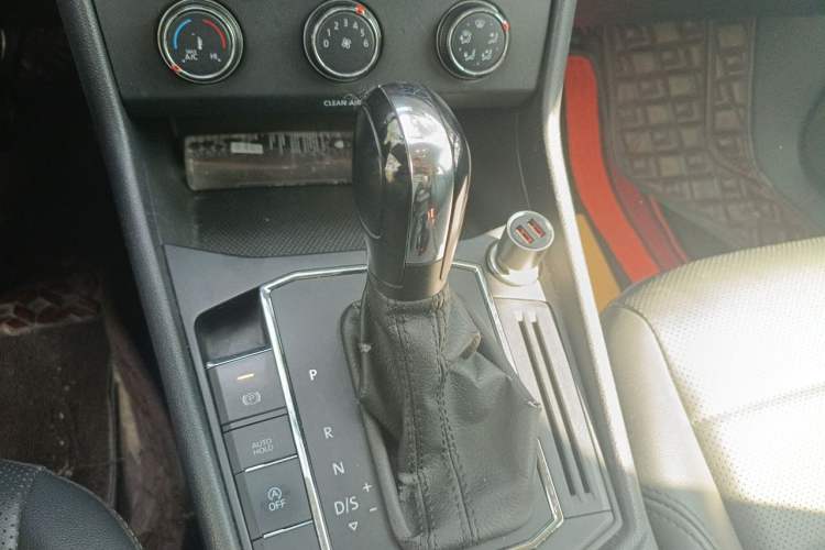 Used Volkswagen Lavida 2019 1.5L Automatic Comfort Edition China VI Standard Gear Lever