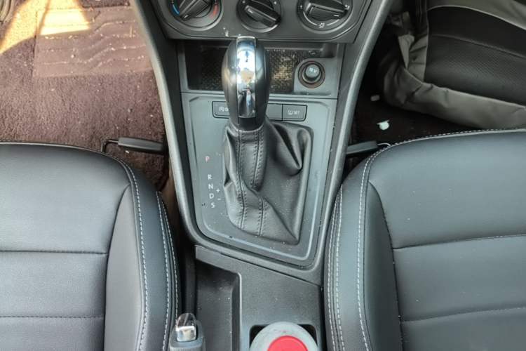 Used Volkswagen Lavida 2019 Lavida Start 1.5L Automatic Trendy Version China VI Standard Gear Lever