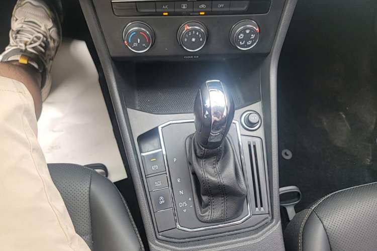 Used Volkswagen Lavida 2019 1.5L Automatic Comfort Edition China VI Standard Gear Lever