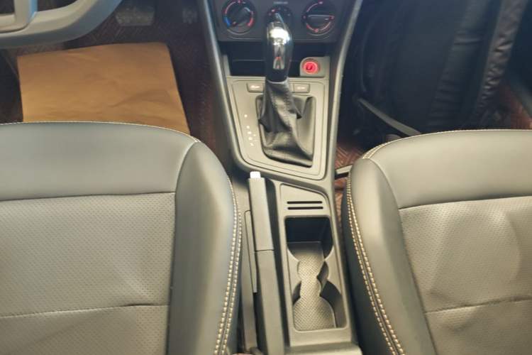 Used Volkswagen Lavida 2019 Lavida Start 1.5L Automatic Trendy Version China VI Standard Gear Lever