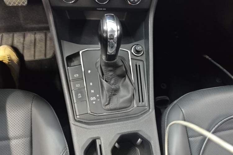 Used Volkswagen Lavida 2019 1.5L Automatic Comfort Edition China VI Standard Gear Lever