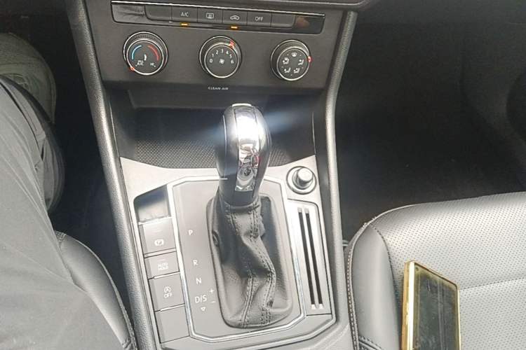 Used Volkswagen Lavida 2019 1.5L Automatic Comfort Edition China VI Standard Gear Lever