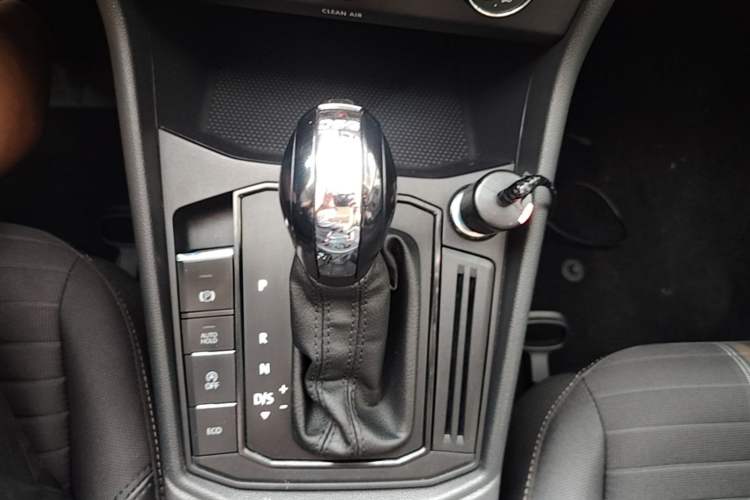 Used Volkswagen Lavida 2019 280TSI DSG Comfort Edition China VI standard Gear Lever