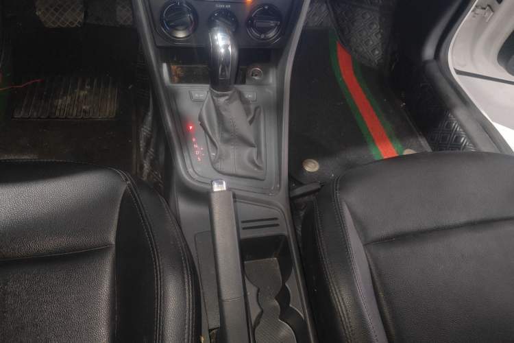 Used Volkswagen Lavida 2019 Lavida Start 1.5L Automatic Trendy Version China VI Standard Gear Lever