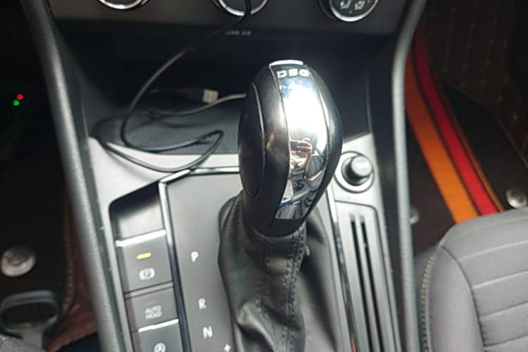 Used Volkswagen Lavida 2019 280TSI DSG Comfort Edition China VI standard Gear Lever