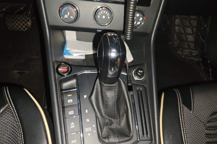 Used Volkswagen Lavida 2019 280TSI DSG Comfort Edition China VI standard Gear Lever