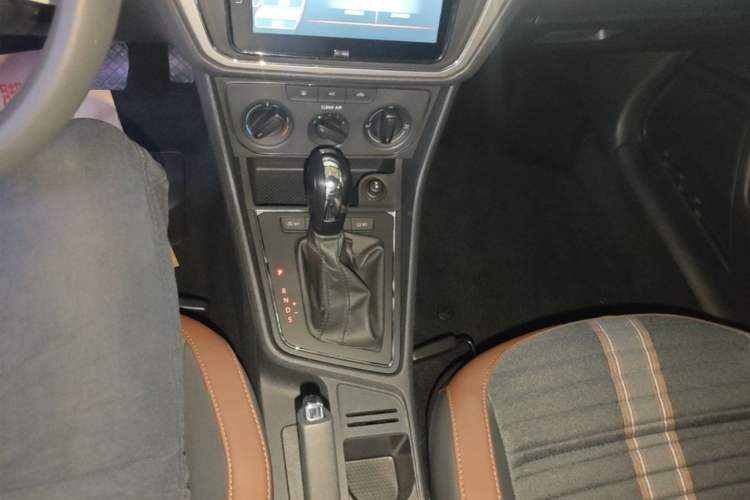 Used Volkswagen Lavida 2019 Lavida Start 1.5L Automatic Comfort Edition China VI Standard Gear Lever