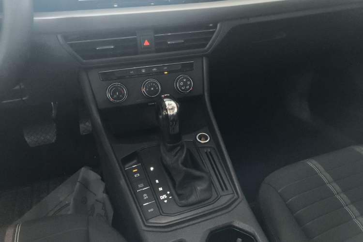 Used Volkswagen Lavida 2019 280TSI DSG Comfort Edition China VI standard Gear Lever