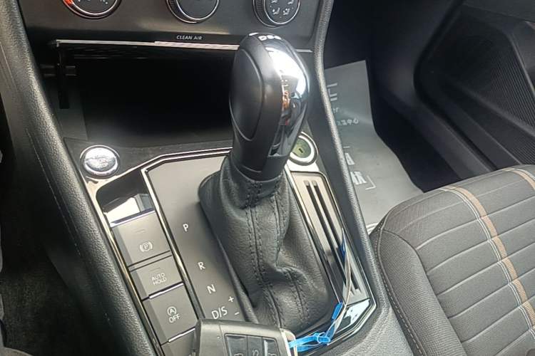 Used Volkswagen Lavida 2019 280TSI DSG Comfort Edition China VI standard Gear Lever
