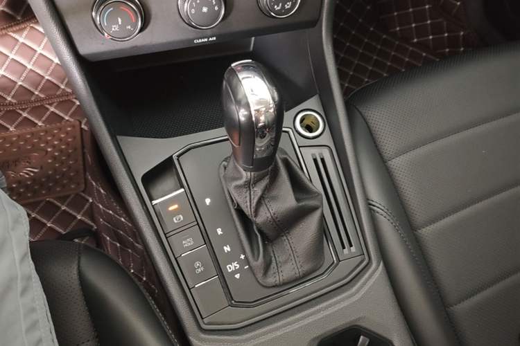 Used Volkswagen Lavida 2019 1.5L Automatic Comfort Edition China VI Standard Gear Lever