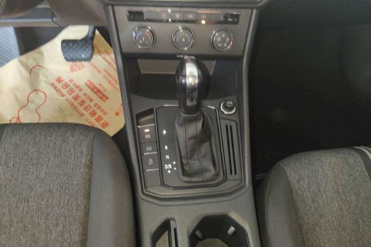 Used Volkswagen Lavida 2019 1.5L Automatic Fashion Edition China VI Gear Lever