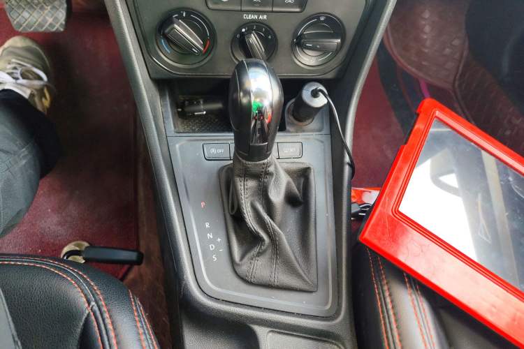 Used Volkswagen Lavida 2019 Lavida Start 1.5L Automatic Trendy Version China VI Standard Gear Lever