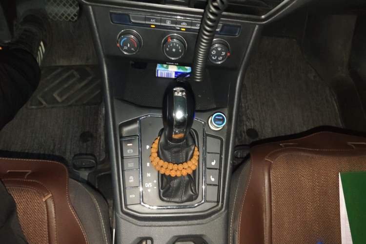 Used Volkswagen Lavida 2019 280TSI DSG Comfort Edition China VI standard Gear Lever