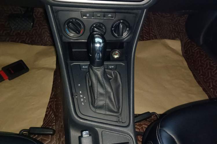 Used Volkswagen Lavida 2019 Lavida Start 1.5L Automatic Trendy Version China VI Standard Gear Lever