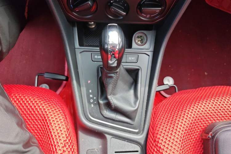 Used Volkswagen Lavida 2019 Lavida Start 1.5L Automatic Trendy Version China VI Standard Gear Lever