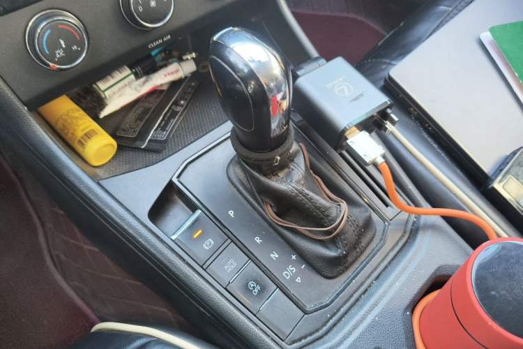 Used Volkswagen Lavida 2019 1.5L Automatic Fashion Edition China VI Gear Lever