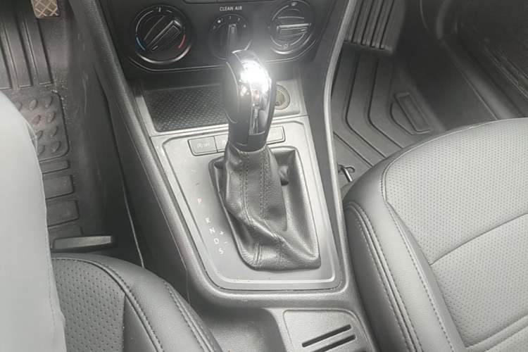 Used Volkswagen Lavida 2019 Lavida Start 1.5L Automatic Trendy Version China VI Standard Gear Lever