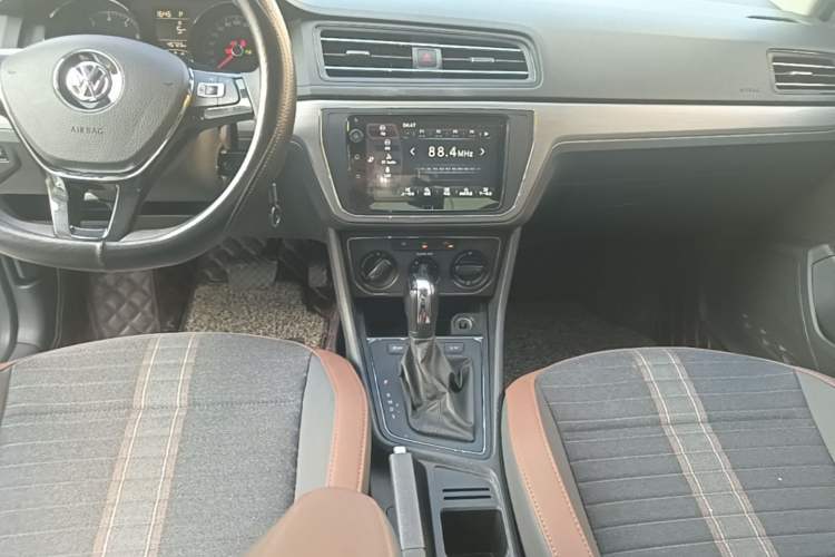 Used Volkswagen Lavida 2019 Lavida Start 1.5L Automatic Comfort Edition China VI Standard Gear Lever