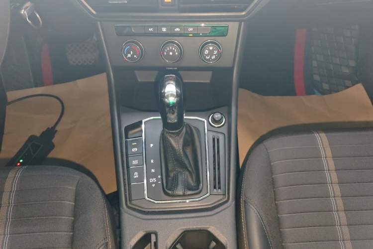 Used Volkswagen Lavida 2019 1.5L Automatic Vision Edition China VI Standard Gear Lever