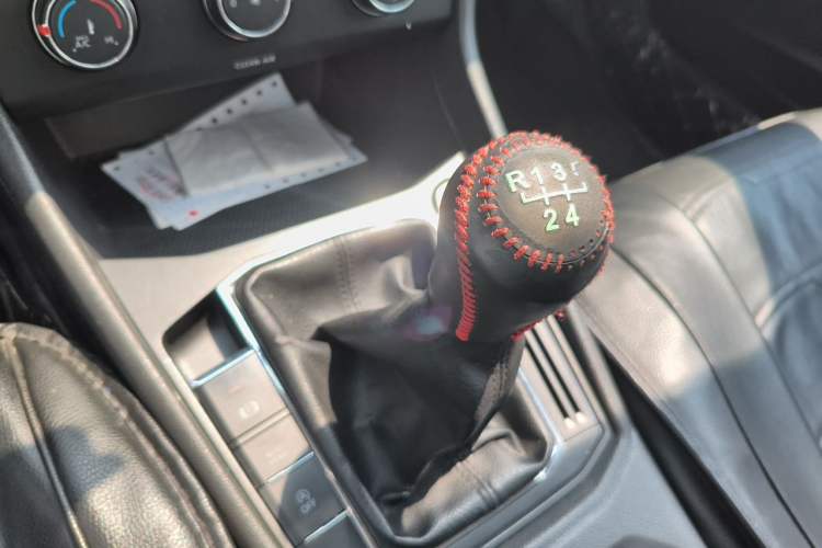 Used Volkswagen Lavida 2019 1.5L Manual Comfort Edition China VI Standard Gear Lever