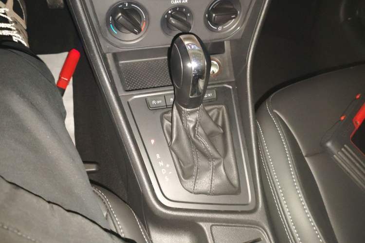 Used Volkswagen Lavida 2019 Lavida Start 1.5L Automatic Trendy Version China VI Standard Gear Lever