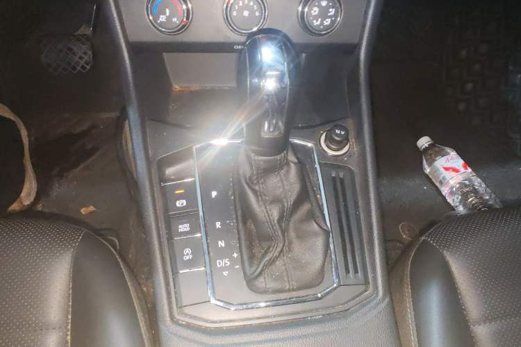 Used Volkswagen Lavida 2019 1.5L Automatic Comfort Edition China VI Standard Gear Lever