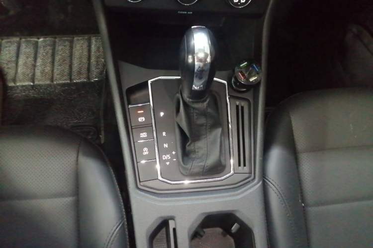 Used Volkswagen Lavida 2019 1.5L Automatic Comfort Edition China VI Standard Gear Lever