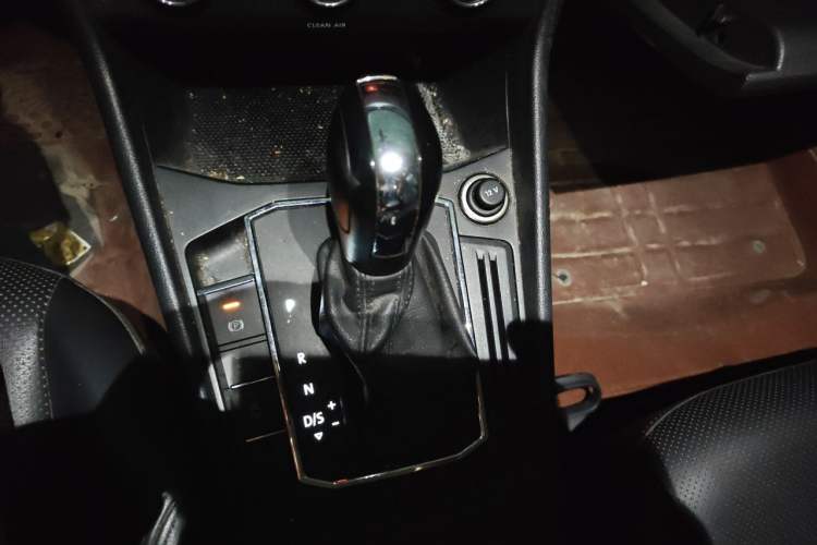Used Volkswagen Lavida 2019 1.5L Automatic Comfort Edition China VI Standard Gear Lever
