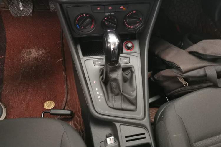 Used Volkswagen Lavida 2019 Lavida Start 1.5L Automatic Trendy Version China VI Standard Gear Lever