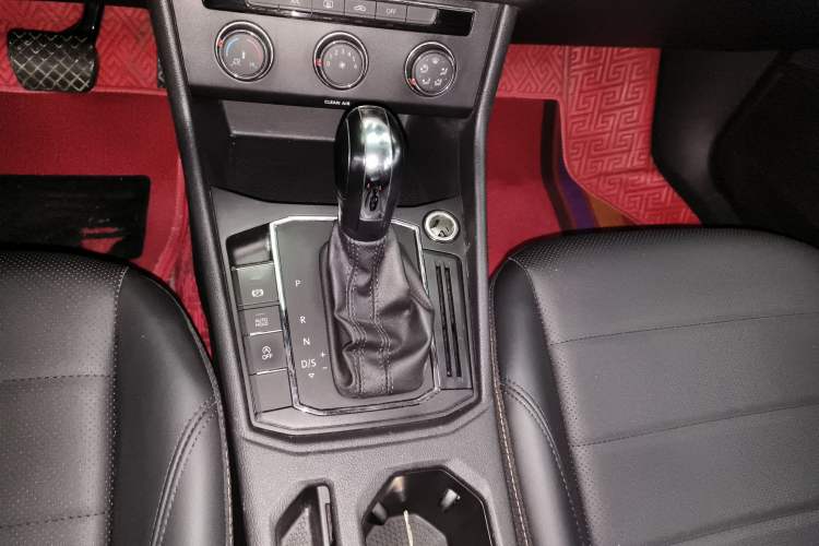 Used Volkswagen Lavida 2019 1.5L Automatic Comfort Edition China VI Standard Gear Lever