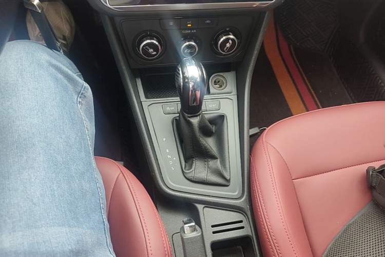 Used Volkswagen Lavida 2019 Lavida Start 1.5L Automatic Trendy Version China VI Standard Gear Lever