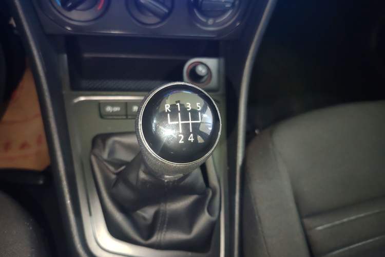 Used Volkswagen Lavida 2019 Lavida Start 1.5L Manual Fashion Edition China VI Standard Gear Lever