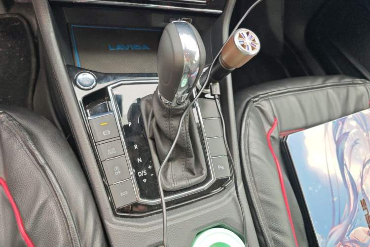 Used Volkswagen Lavida 2019 280TSI DSG Luxury Edition China VI Standard Gear Lever