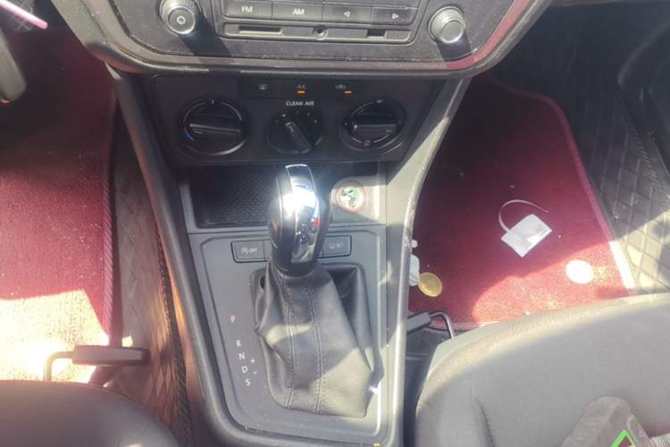 Used Volkswagen Lavida 2019 Lavida Start 1.5L Automatic Trendy Version China VI Standard Gear Lever