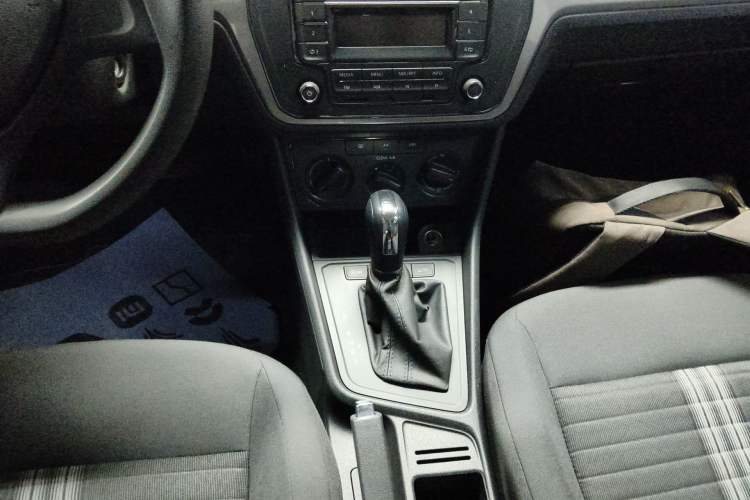 Used Volkswagen Lavida 2019 Lavida Start 1.5L Automatic Trendy Version China VI Standard Gear Lever