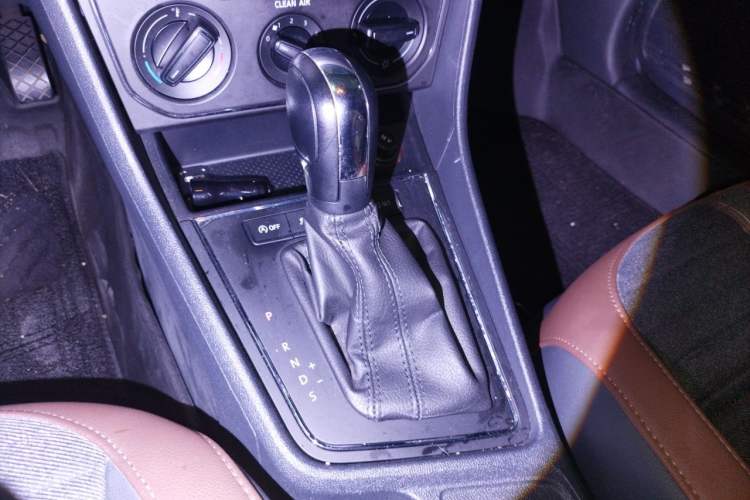 Used Volkswagen Lavida 2019 Lavida Start 1.5L Automatic Comfort Edition China VI Standard Gear Lever