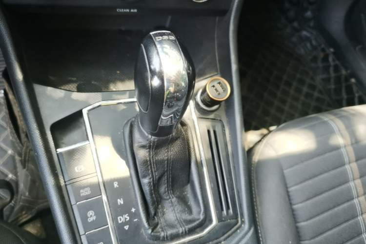 Used Volkswagen Lavida 2019 280TSI DSG Comfort Edition China VI standard Gear Lever