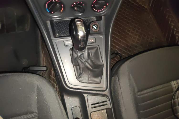 Used Volkswagen Lavida 2019 Lavida Start 1.5L Automatic Trendy Version China VI Standard Gear Lever