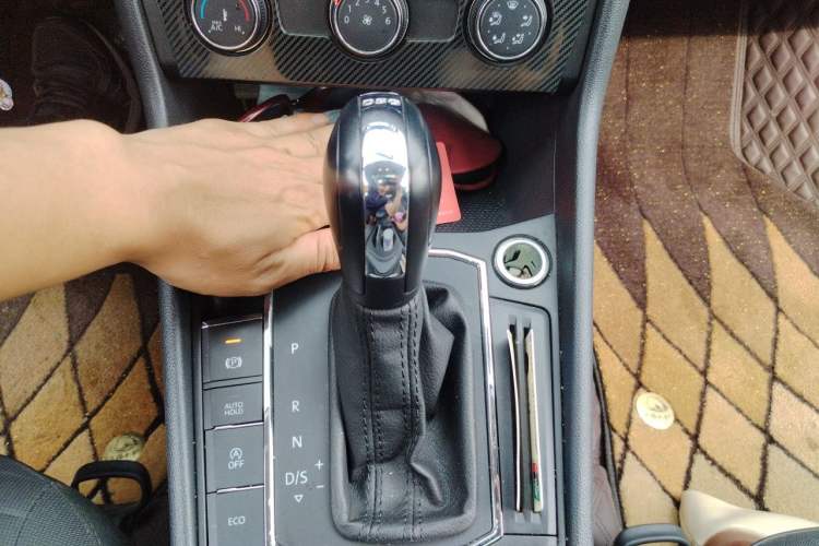 Used Volkswagen Lavida 2019 280TSI DSG Comfort Edition China VI standard Gear Lever