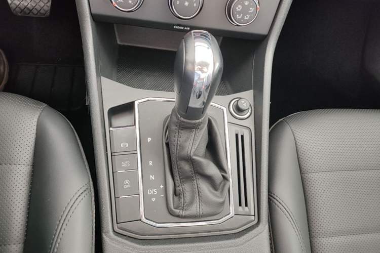 Used Volkswagen Lavida 2019 1.5L Automatic Comfort Edition China VI Standard Gear Lever