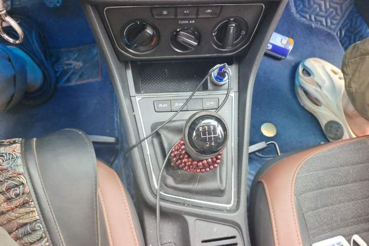 Used Volkswagen Lavida 2019 Lavida Start 1.5L Manual Comfort Edition China VI Standard Gear Lever